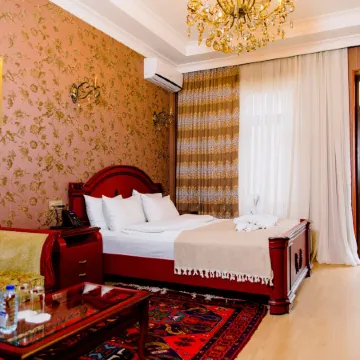 Royal Antique Boutique Hotel Отели рядом с достопримечательностью «Азербайджанский национальный музей ковра»