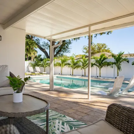 Heated Pool Hot Tub Clearwater & Dunedin Pet Friendly