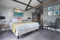 Chainlocker Hotels in Saint Mawes