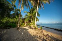 Private Beachfront House with Kayak & Guided Tours Các khách sạn ở 