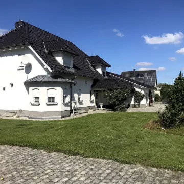 Room in Apartment - Haus Im Grünen / House in the Green