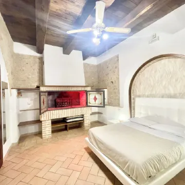 Luxurious Umbrian Villa with Private Pool and Stunning Views