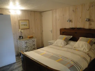 La Maison Provençale Hôtels à proximité de : Roseraie du Berland