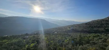 Authentic Chalet in the Heart of Shouf - 5 People Отели в г. Barouk