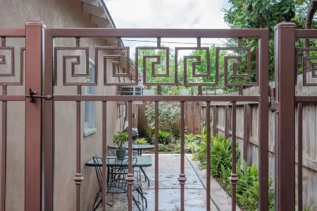 Sequoia Park CA Coast Wineries Skiing-All Day Trips from Comfy Apt