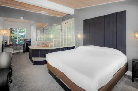 船工旅館(The Inn at Boatworks, Lake Tahoe)
