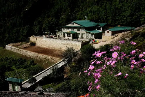 Mountain Lodges of Nepal - Monjo Hotels in Solukhumbu
