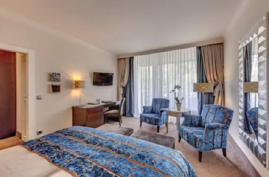 Bernstein Hotel Villa Kastania Отели рядом с достопримечательностью «Груневальдська вежа»