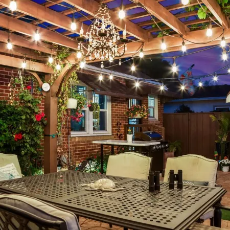 Magical-Dwntwn Lodi, Hot Tub, Firepit, Wine Tasting, Backyard Oasis