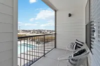 Beautiful Pool Front Apartment, New Braunfels/Gruene, TX
