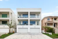 Luxury 5 BR Modern House Ocean Views Private Pool