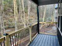 Beautiful new cabins mile off Blue Ridge Parkway in Montebello, VA