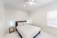 Private Outdoor Space and Dedicated Workspace - Modern Elegant Retreat