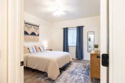 Ideal Location Near Outdoor Adventures - Charming Family-Friendly Haven Hotels in 