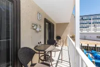 Scenic Canal Views and Outdoor Pool - Charming Waterfront Retreat