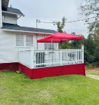 Relax & Unwind in a Spacious Historic Home with Porch, Patio, & Sunroom Hotel di Selma