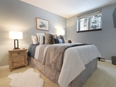 Spacious Layout and Resort Amenities - Inviting Ski Retreat Hotels in Grand County