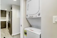 Breathtaking Views and Outstanding Amenities - Gorgeous Urban Retreat