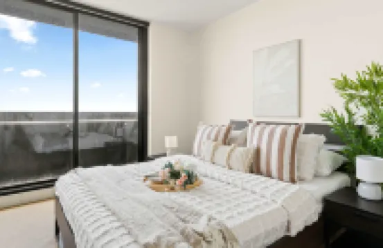 Chic 2BR Apt, Near to Melbourne Central, City Views