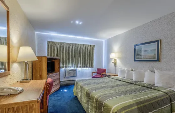 克洛斯6號汽車旅館