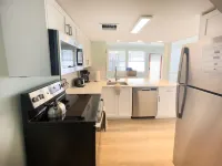 Charming Loft Suite and Cozy Cottages - Inviting Retreat