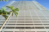 Ocean-view Haven - Central, Free Parking & WiFi Hotels in Key Biscayne