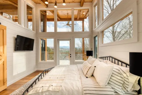 Stunning Mountain Escape with Hot Tub & Tesla Charger Hotels in Blue Ridge