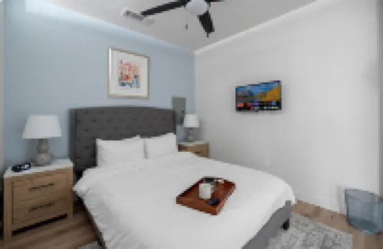 Luxury Living with Fitness Center and Pool - Stylish Modern Escape