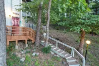 Hot Tub and Private Decks Amidst Nature's Beauty - Charming Retreat Margaritaville Lake Resort Lake of the Ozarks 주변 호텔