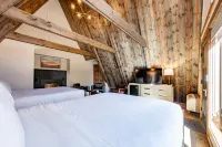 Vaulted Ceilings and Electric Fireplace - Spacious Inviting Retreat