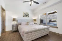 Water Views and Cozy Fireplace - Charming Nature Retreat