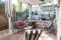 Fully Stocked Kitchen and Walkable to Downtown - Charming Cozy Cottage