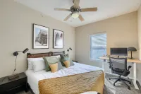 Modern Convenience - Walk to Campus, WiFi, Spacious Hotel a West Lake Hills