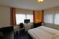Hotel Wiedenhof Hotels in Лангенфельд