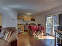 Cozy apartment in charming Moab Downtown with kitchen and great fruit backyard,