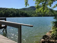 Spectacular Mountain Views and Serene Lakefront Escape - Charming Retreat