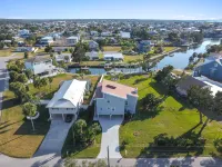 Heated Pool, Dock and Kayaks - Luxurious Waterfront Retreat