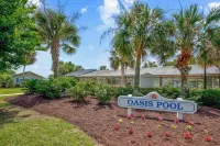 3 BEDROOM BEACH HOUSE WITH GOLF CART!