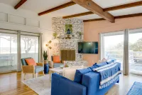 HOA POOL: 4/2, PANO lake views, private hot tub