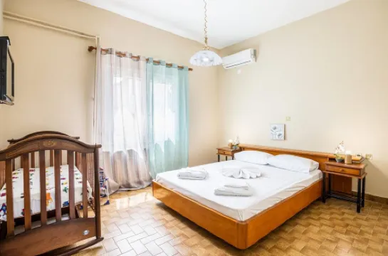 Ortansia House Near the Sea