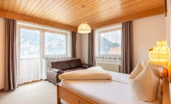 Chalet in Zell am Ziller Near Ski Lift