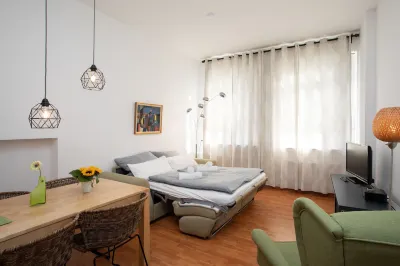 Wertschätzer III - Paulinenstr Hotel dekat Historische Altstadt