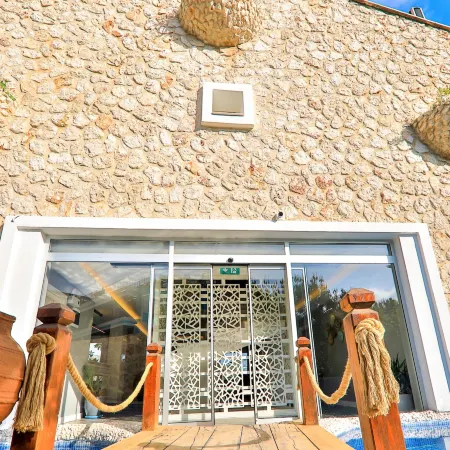 Kalkan Saray Suites Hotel