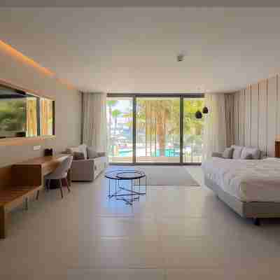 Radisson Beach Resort Larnaca Rooms