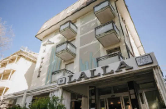 โรงแรมลัลล่า บิวตี้ แอนด์ เรแลกซ์