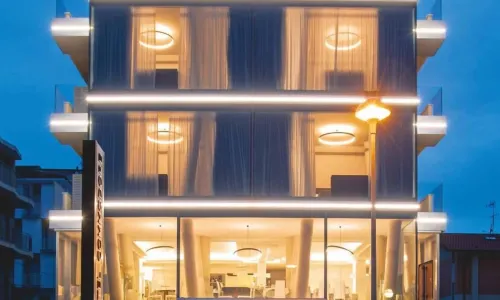 Hotel Commodore