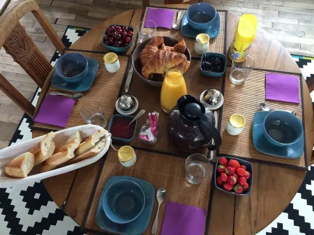 La Maison Отели в г. Жослен