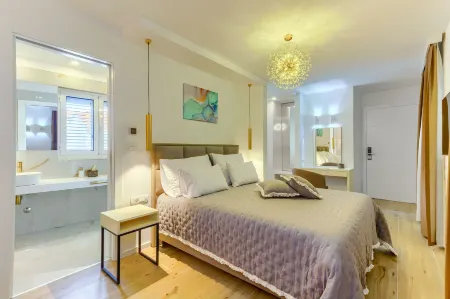 Irini Luxury Rooms Отели рядом с достопримечательностью «Old Split»