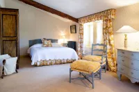 Chateau de Varenne Hotels in Tavel