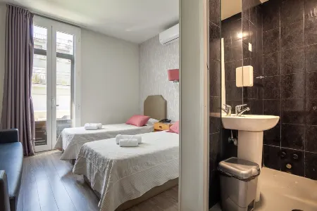 Guest House Porto Clerigus Отели рядом с достопримечательностью «Университет Порту»